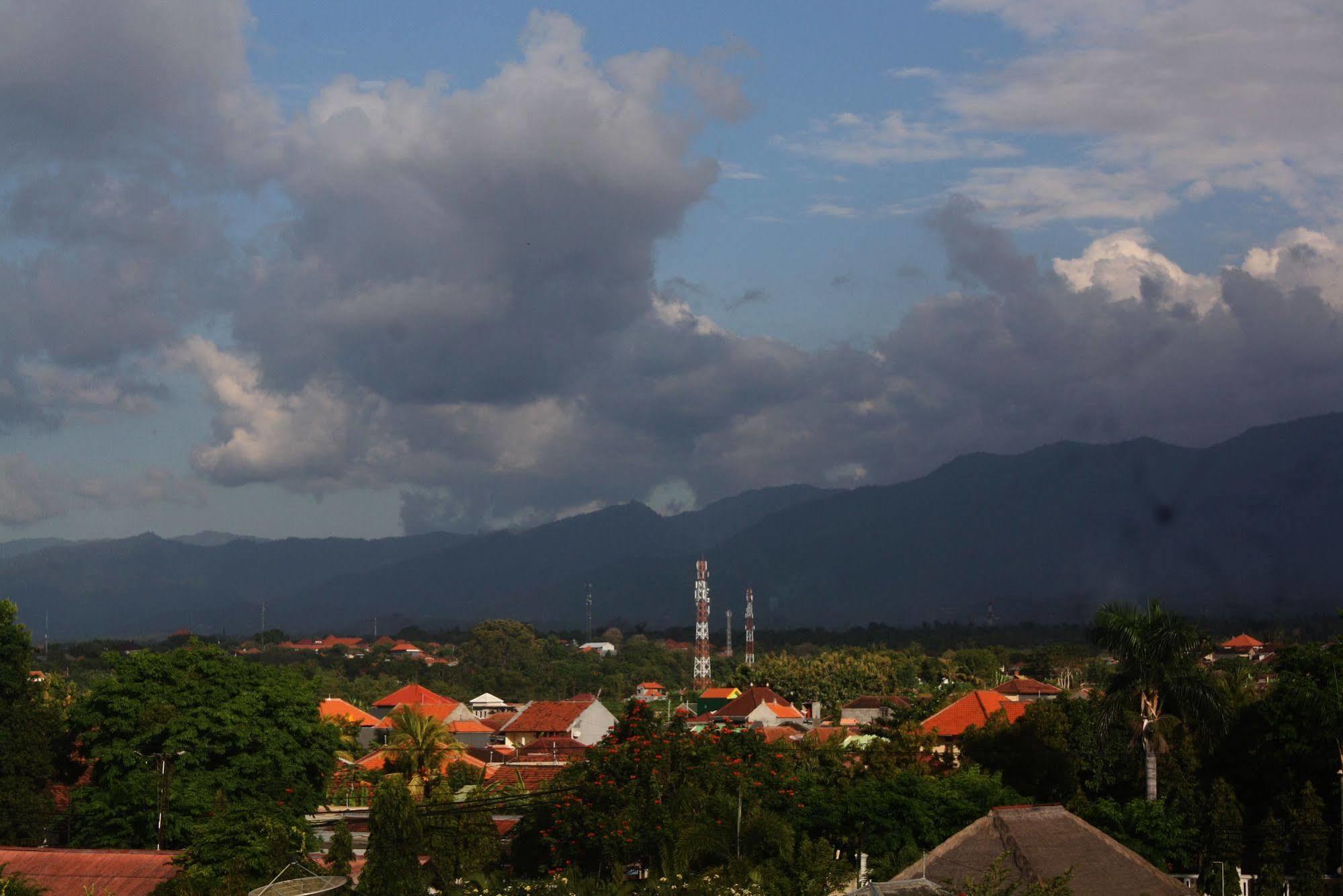 Hotel Mandari Pabean Buleleng Exterior foto